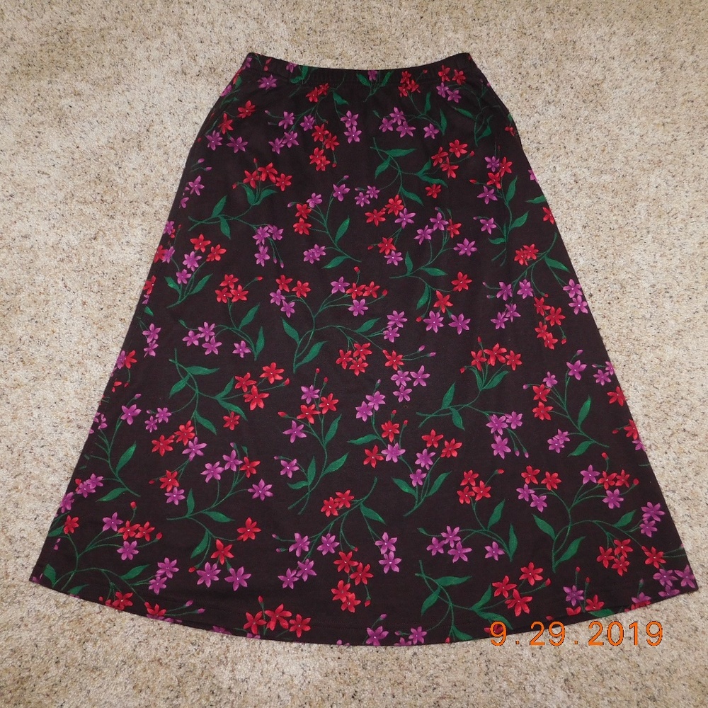 Lands End brown Floral Size S 6-8 100% cotton skirt with pockets